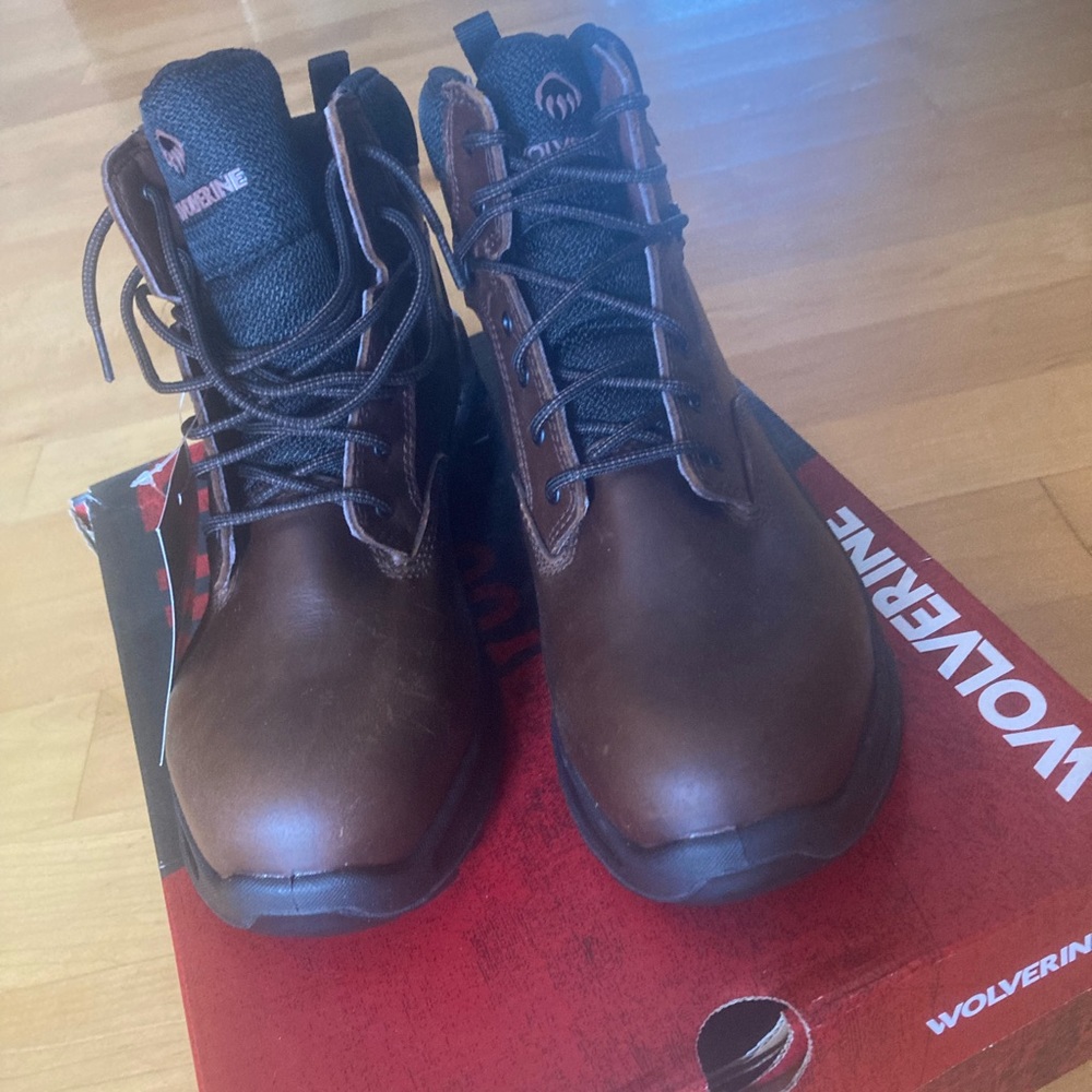 Size 8W Wolverine brand new leather boots